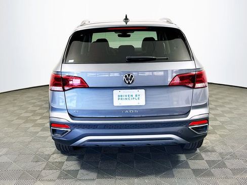 Used 2024 Volkswagen Taos SE FWD image 7