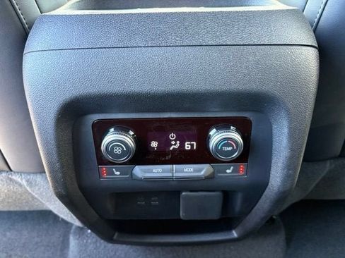 New 2026 GMC Acadia Elevation w/ Elevation Premium Package AWD/4WD image 17