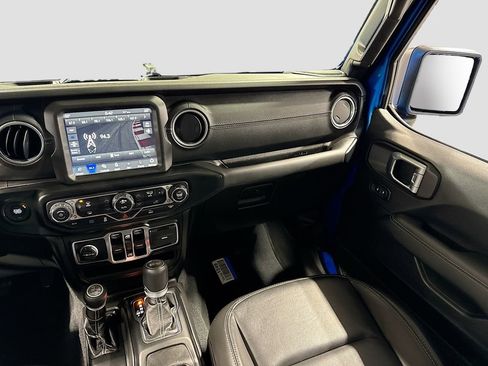 Used 2022 Jeep Wrangler Unlimited Sahara AWD/4WD image 25