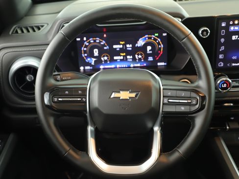 Used 2026 Chevrolet Colorado LT RWD image 15