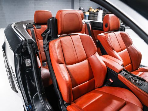 Used 2011 BMW M3 Convertible RWD image 29