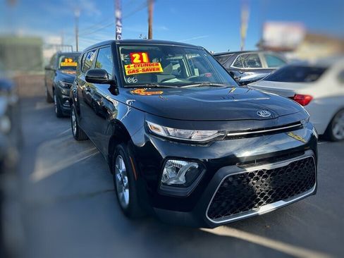 Used 2021 Kia Soul S FWD image 2
