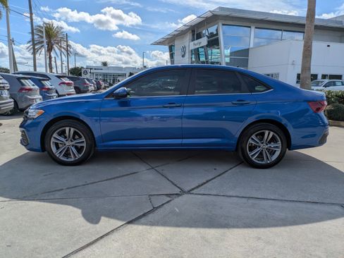 Certified 2023 Volkswagen Jetta SE image 7