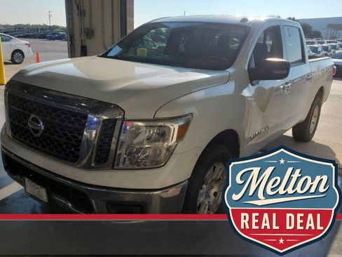 Used 2018 Nissan Titan SV AWD/4WD image 1