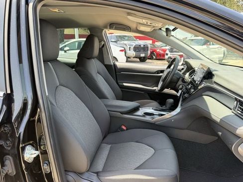 Used 2022 Toyota Camry LE FWD image 26