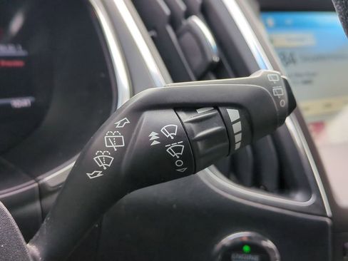 Used 2018 Ford Edge Titanium image 27