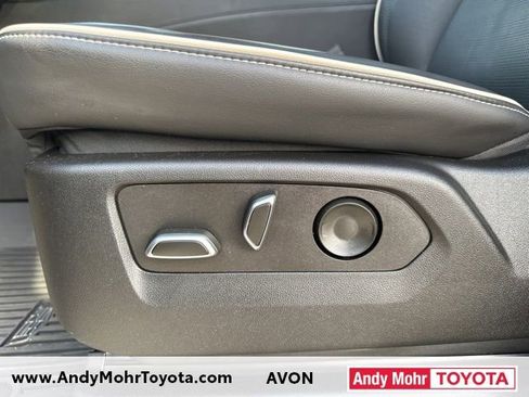 Used 2023 Cadillac Escalade Premium Luxury image 14