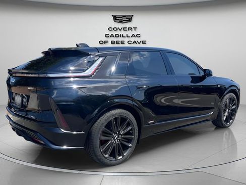 New 2026 Cadillac Lyriq V image 8