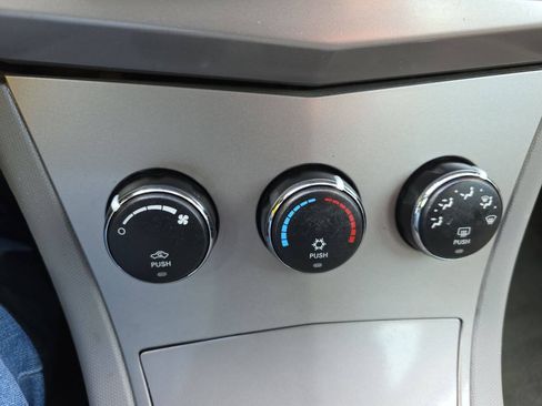 Used 2008 Chrysler Sebring Touring FWD image 20
