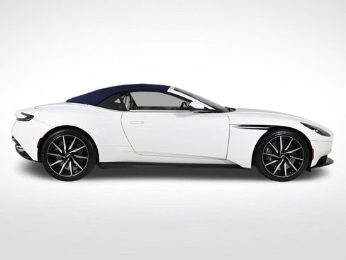 Used 2022 Aston Martin DB11 Volante image 8
