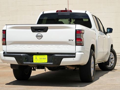 Used 2024 Nissan Frontier SV w/ Technology Package RWD image 4