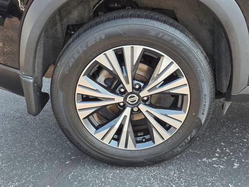 Used 2021 Nissan Rogue SV FWD image 14
