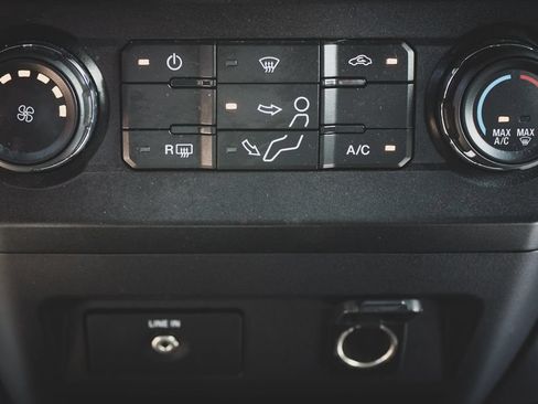 Used 2018 Ford F250 XL w/ STX Appearance Package AWD/4WD image 12