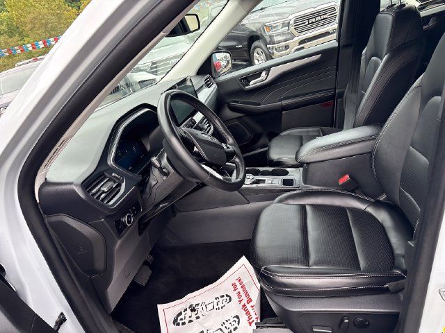 Used 2025 Ford Escape Platinum AWD/4WD image 8