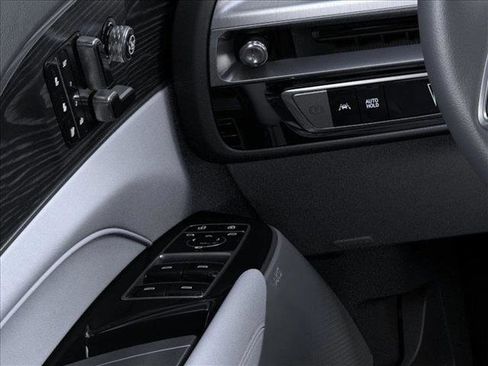 New 2026 Cadillac Lyriq Premium Luxury image 22