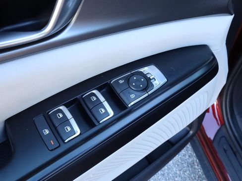 Used 2024 Kia Carnival LX image 32