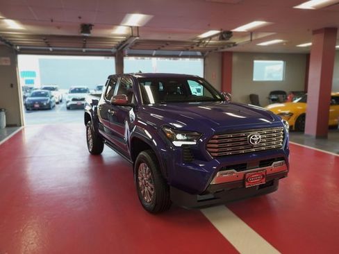 Used 2024 Toyota Tacoma Limited image 2