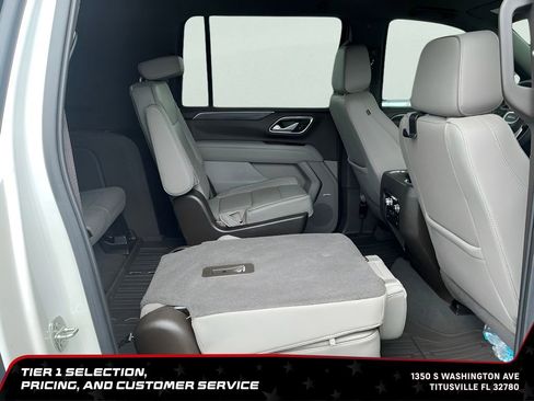 Used 2022 GMC Yukon XL SLT w/ SLT Luxury Package AWD/4WD image 17