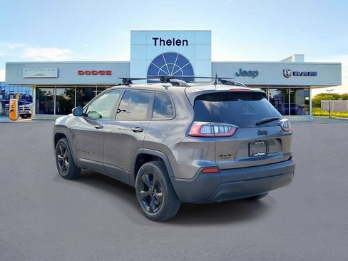 Used 2019 Jeep Cherokee Latitude Plus AWD/4WD image 3