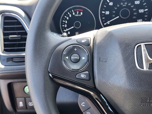 Used 2018 Honda HR-V EX image 29