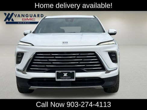Used 2025 Buick Enclave Preferred AWD/4WD image 2