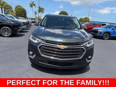 Used 2021 Chevrolet Traverse LT FWD image 2