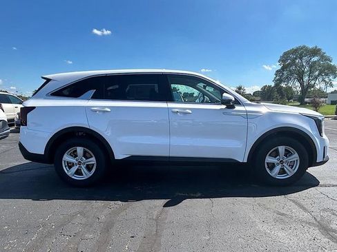 New 2025 Kia Sorento LX image 6