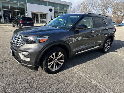 Used 2020 Ford Explorer Platinum w/ Premium Technology Package image 3