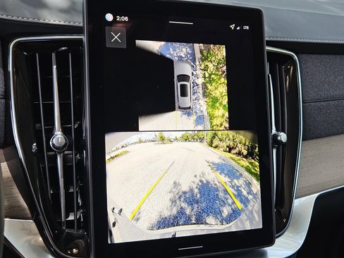 New 2026 Volvo XC90 B5 Plus w/ Protection Package Premier image 28