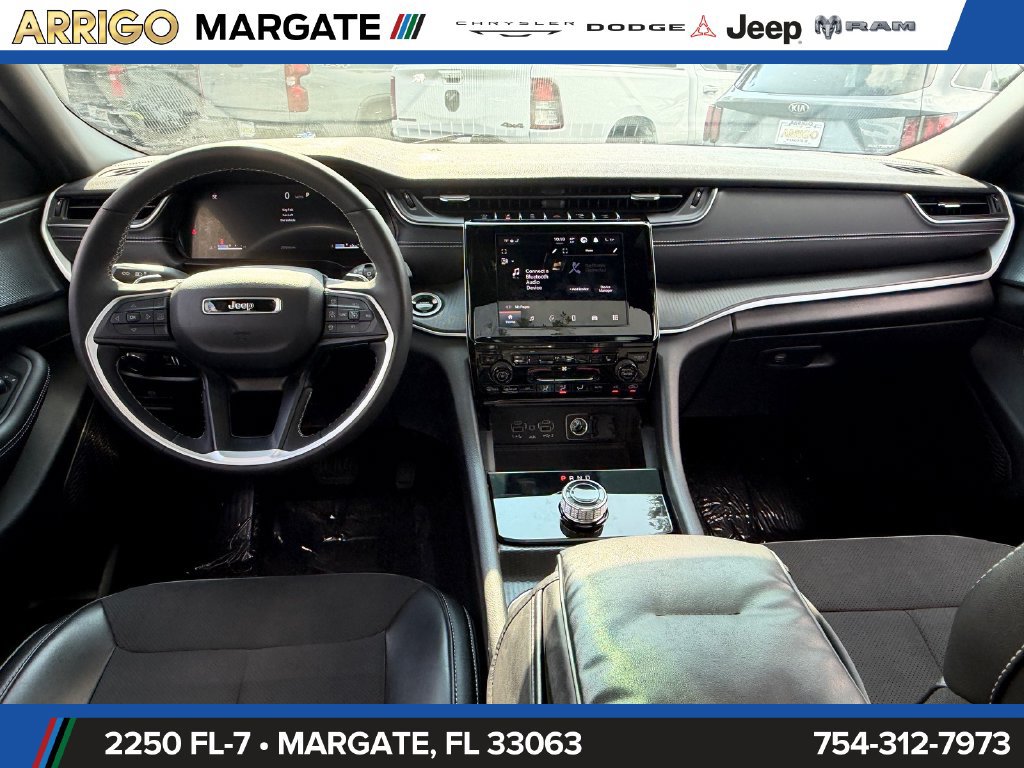 Used 2024 Jeep Grand Cherokee Altitude RWD image 14