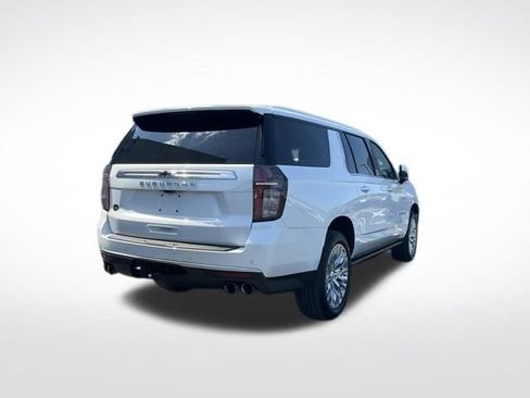 Used 2023 Chevrolet Suburban High Country w/ Premium Package 2 AWD/4WD image 17