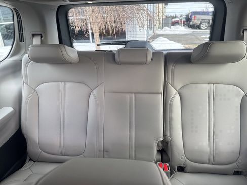 Used 2023 Jeep Wagoneer Series III w/ Premium Group I image 18