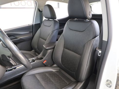 Used 2022 Chevrolet Bolt LT w/ Infotainment Package FWD image 20