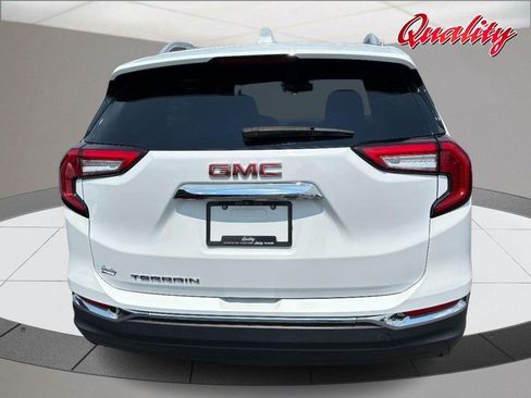 Used 2023 GMC Terrain SLT FWD image 4