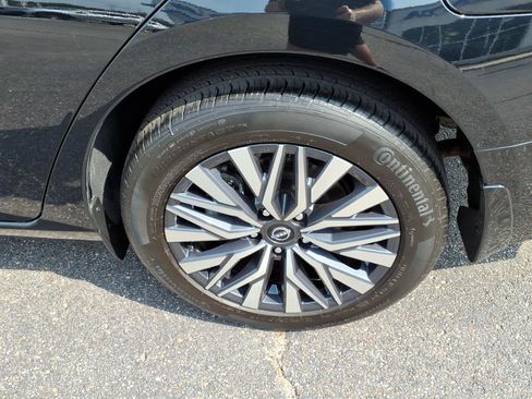 Used 2023 Nissan Altima 2.5 SV AWD/4WD image 11