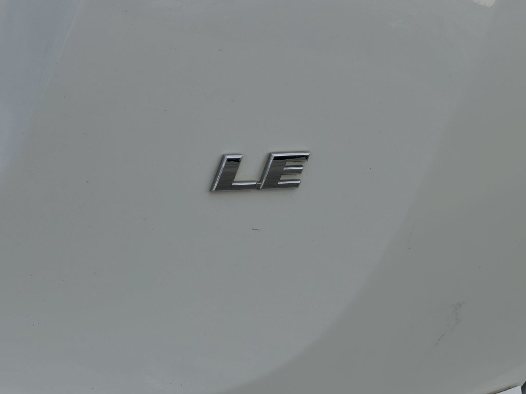Used 2017 Toyota RAV4 LE FWD image 8