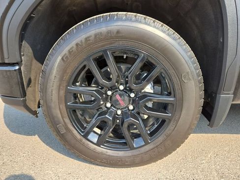 Used 2024 GMC Sierra 1500 Elevation w/ LPO, Elevation Black Package AWD/4WD image 7