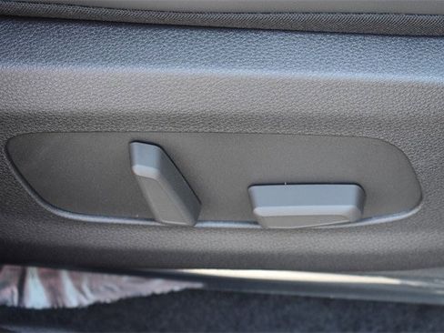 New 2026 Kia Carnival EX image 12