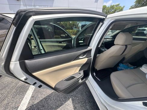 Used 2019 Honda Civic LX image 18