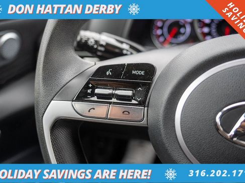 Used 2023 Hyundai Elantra SEL image 11