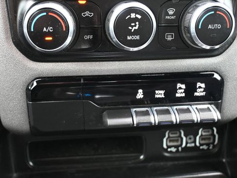 Used 2023 RAM 1500 Lone Star AWD/4WD image 24