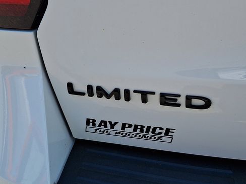 Used 2022 Ford Expedition Limited AWD/4WD image 31