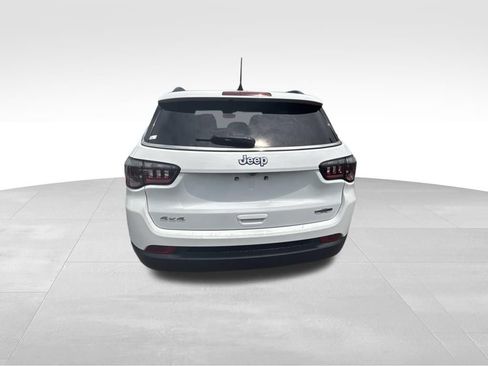 Used 2024 Jeep Compass Latitude AWD/4WD image 7