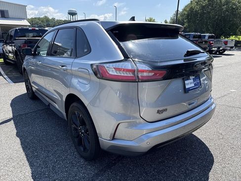 Used 2023 Ford Edge SE w/ Black Appearance Package AWD/4WD image 5
