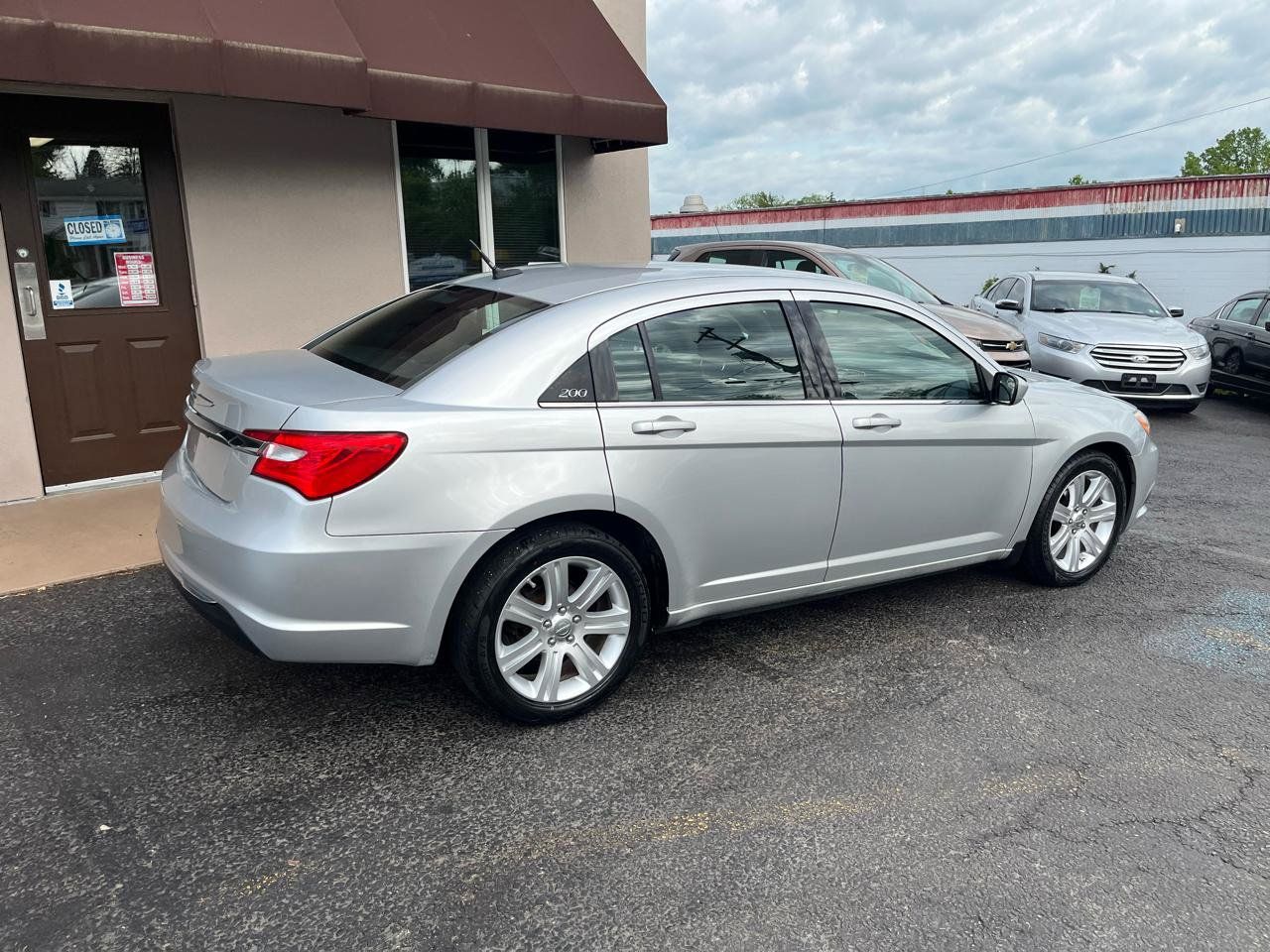 Used 2012 Chrysler 200 Touring w/ Cold Weather Group FWD image 5