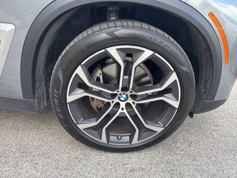 Used 2024 BMW X5 xDrive40i w/ Premium Package image 3