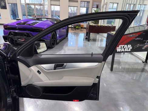 Used 2014 Mercedes-Benz C 250 Sedan image 59