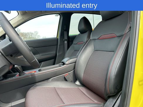 Used 2025 Nissan Kicks SR image 10