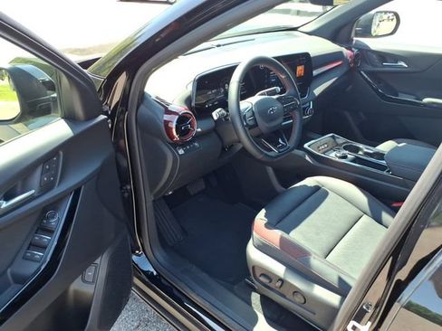 Used 2025 Chevrolet Equinox RS w/ Safety and Technology Package AWD/4WD image 10