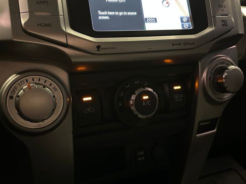 Used 2018 Toyota 4Runner SR5 Premium image 14